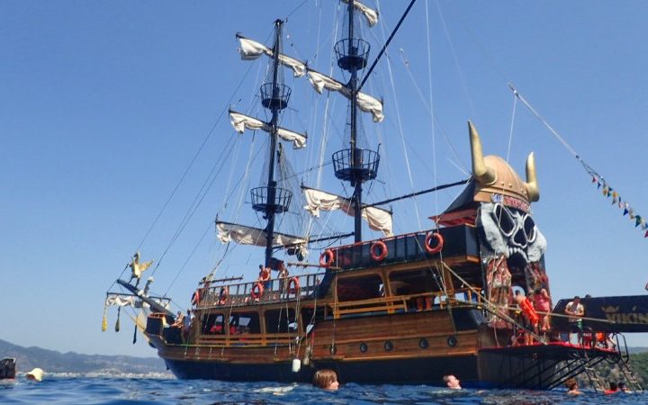 Barco pirata en Marmaris