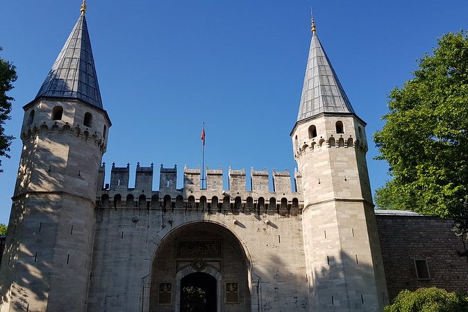 Visitas VIP a la península histórica de Estambul, visita guiada a la Puerta de la Paz (Bab-üs Selâm) del Palacio Topkapi. Palacios del Imperio Otomano, paquetes turísticos culturales de lujo en Estambul y rutas de viaje por sitios históricos de toda Turquía.