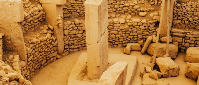 El punto de partida de la historia de la humanidad: los megalitos de piedra caliza de Göbeklitepe en Şanlıurfa y una visión cinematográfica del yacimiento arqueológico.